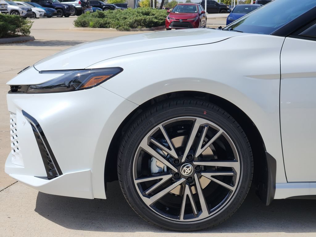 New 2026 Toyota Camry Hybrid FWD image 9
