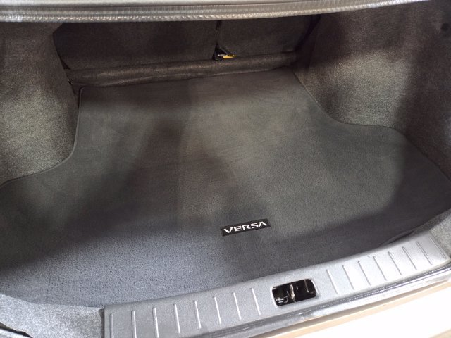 Used 2017 Nissan Versa SV FWD image 22
