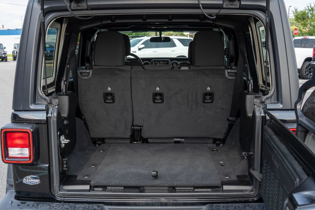 Used 2022 Jeep Wrangler Unlimited Sport AWD/4WD image 11