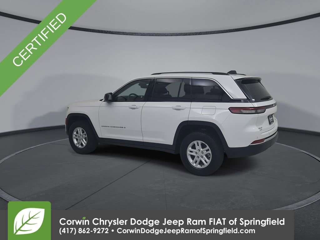 Used 2023 Jeep Grand Cherokee Laredo AWD/4WD image 10