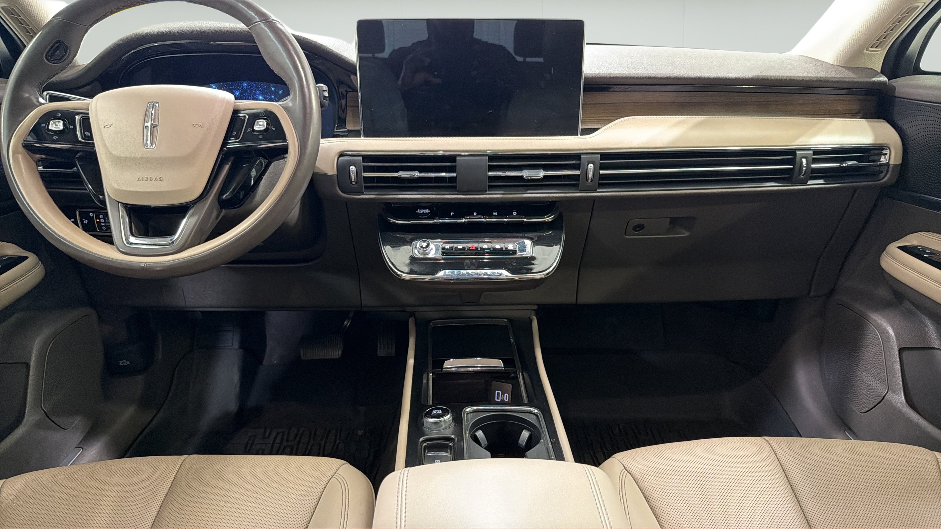 Used 2024 Lincoln Corsair Reserve w/ Equipment Group 201A AWD/4WD image 22