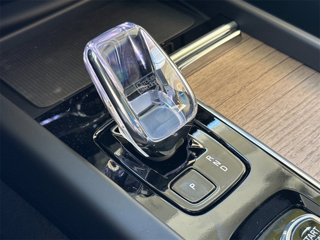 New 2026 Volvo XC60 T8 Plus w/ Protection Package Premier image 21