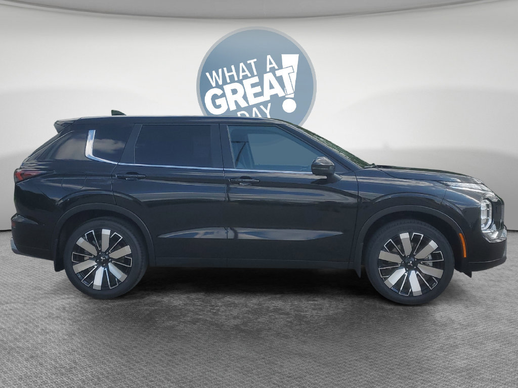 New 2026 Mitsubishi Outlander SE AWD/4WD image 2