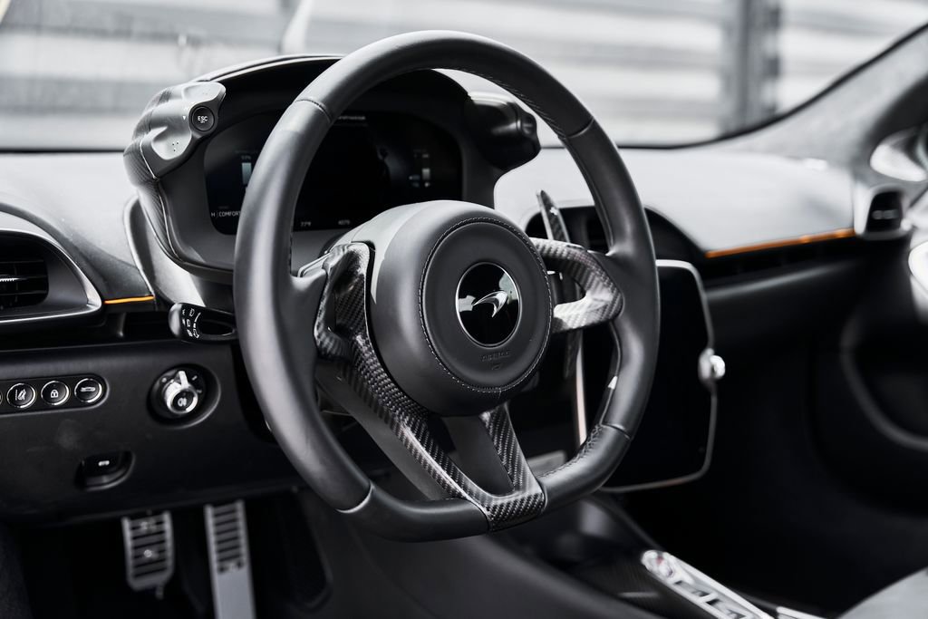 Used 2024 McLaren Artura image 36