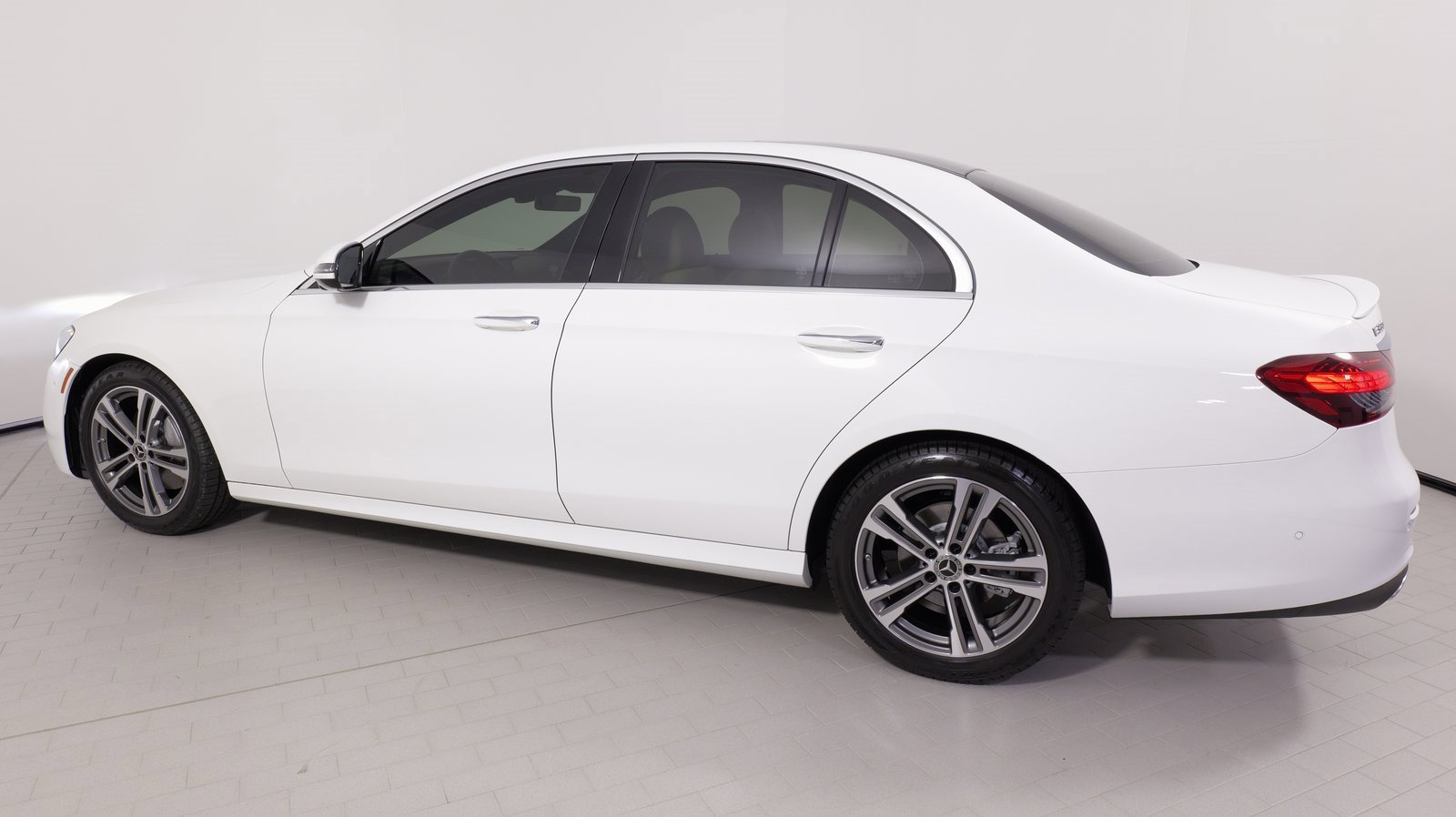 Used 2021 Mercedes-Benz E 350 Sedan image 36
