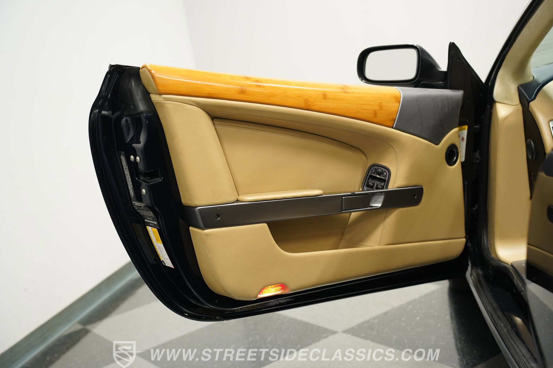 Used 2007 Aston Martin DB9 Volante image 36