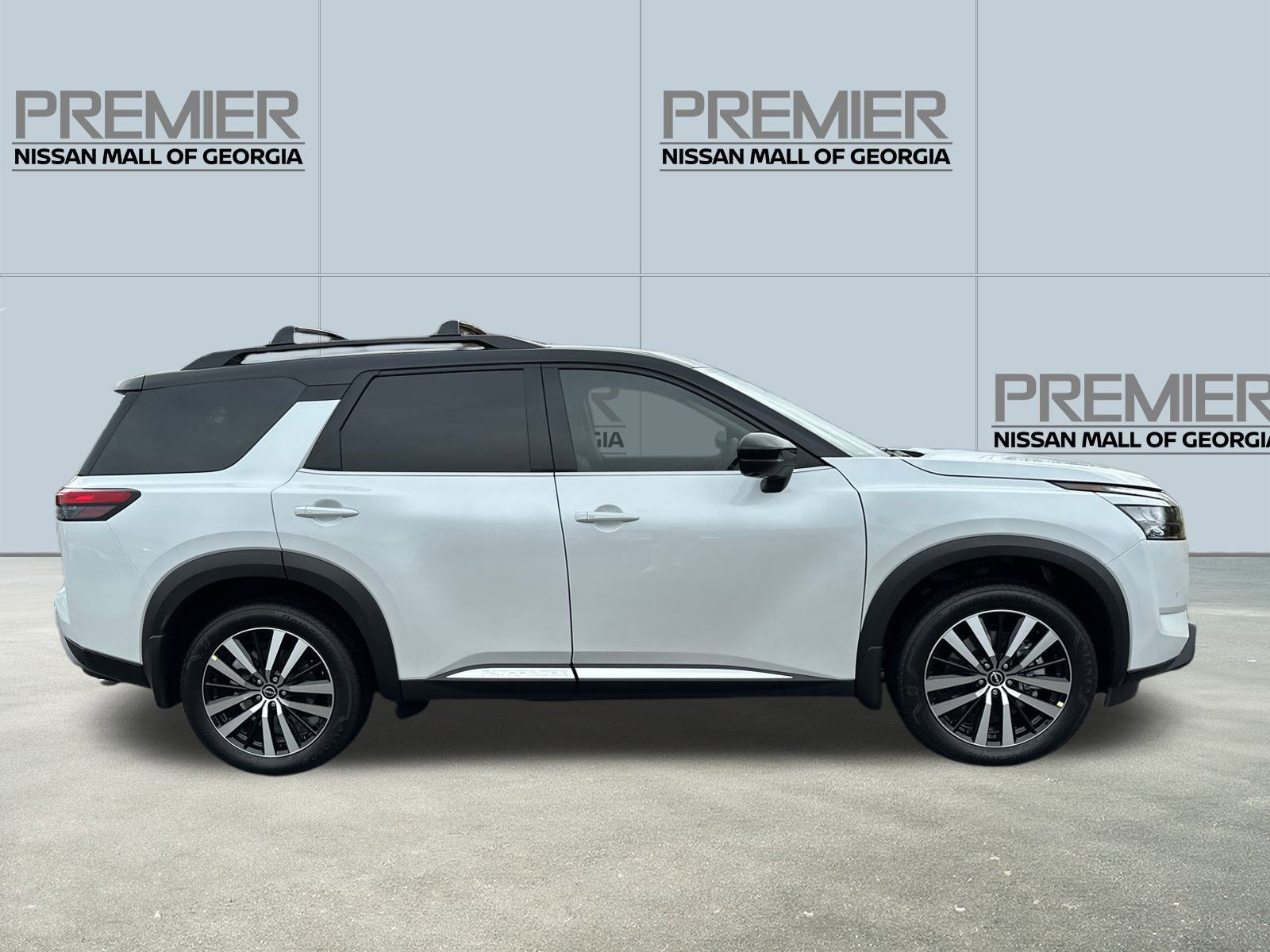 New 2025 Nissan Pathfinder Platinum w/ Cargo Package image 4