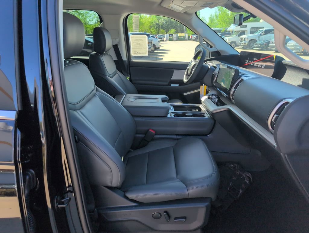 New 2026 Ford Expedition Active image 14