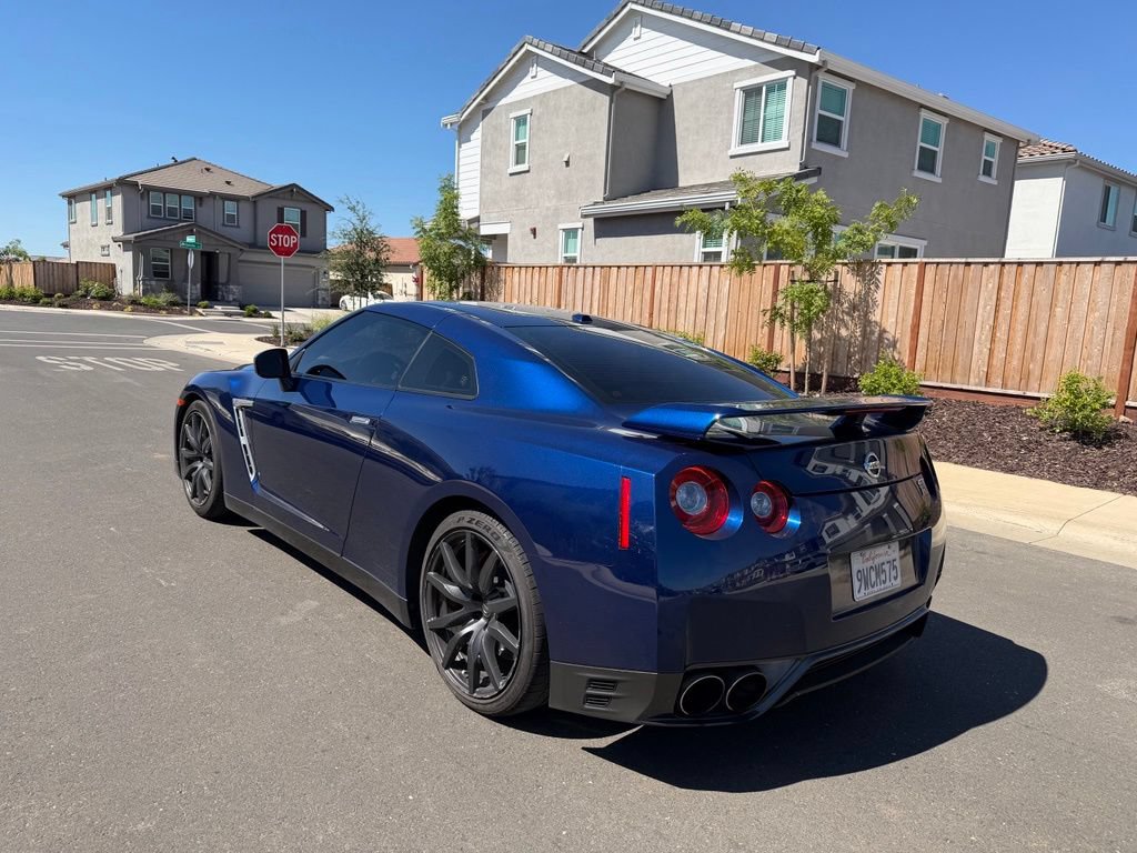 Used 2015 Nissan GT-R Premium AWD/4WD image 17