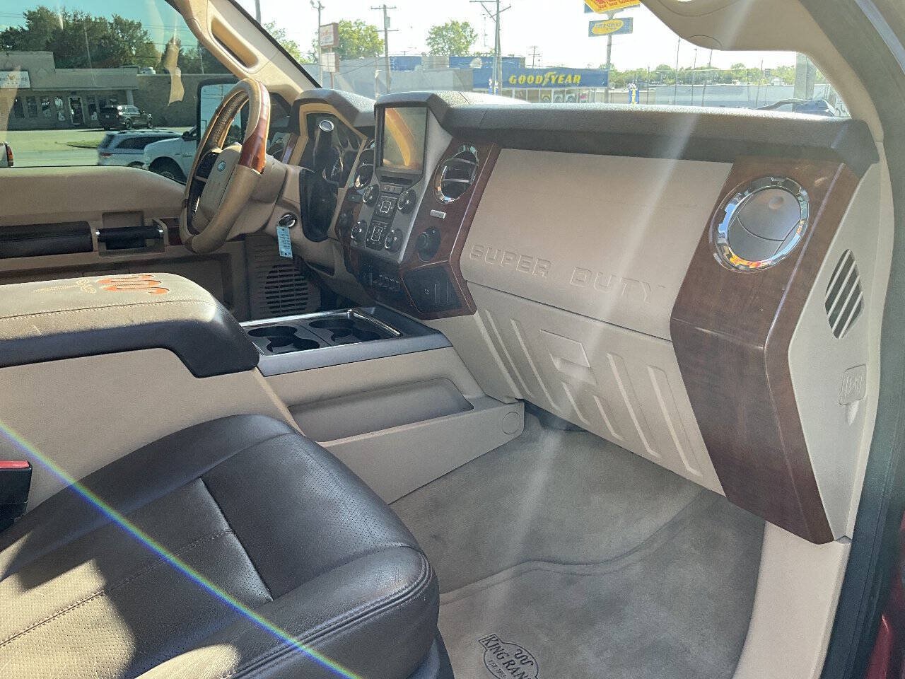 Used 2015 Ford F250 King Ranch w/ FX4 Off-Road Package AWD/4WD image 26