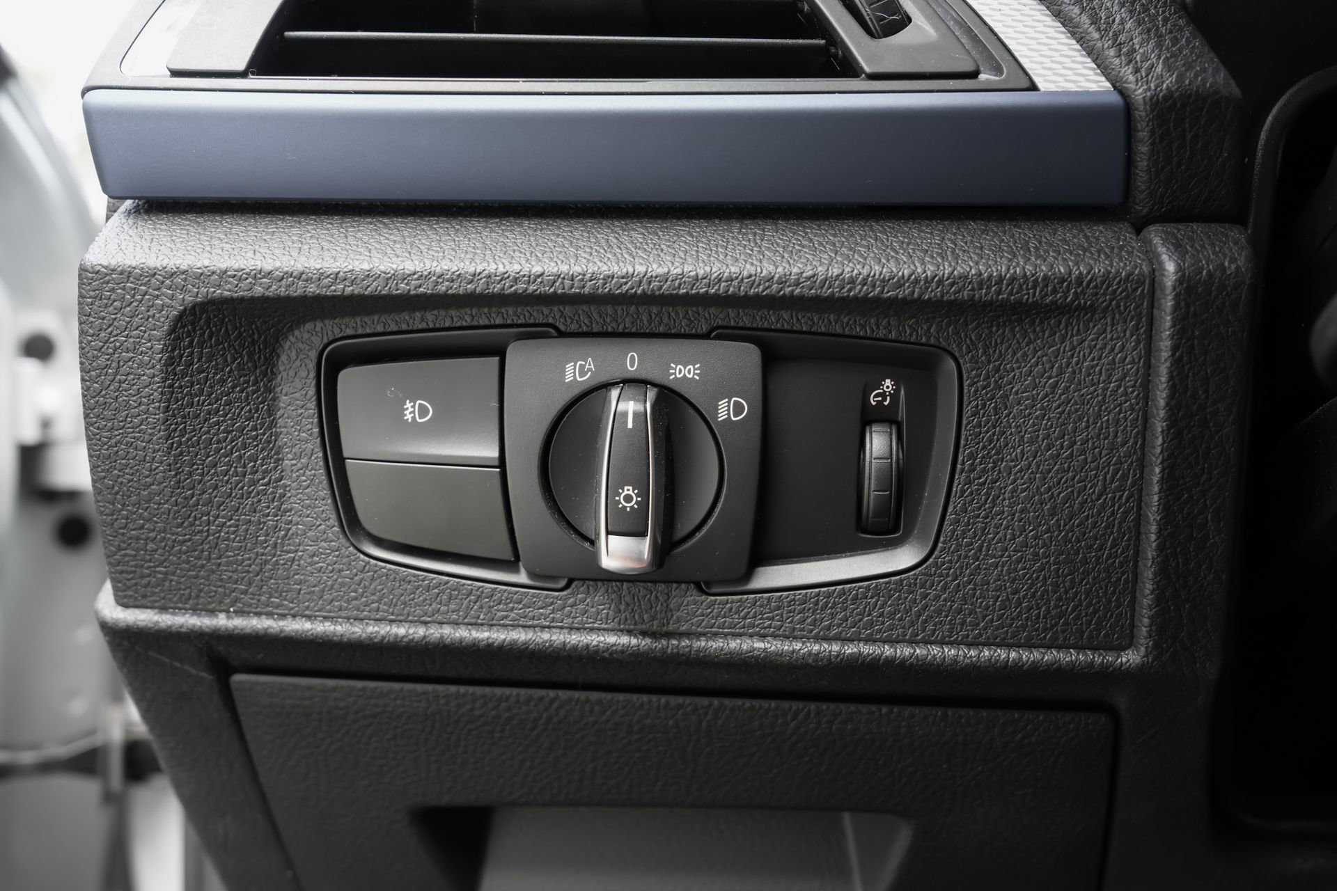 Used 2017 BMW 230i Coupe image 22