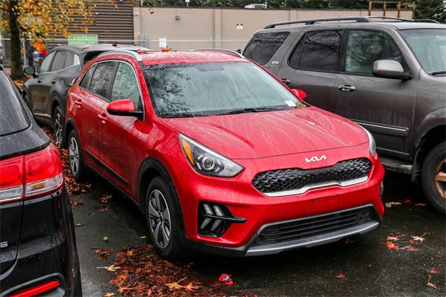 Used 2022 Kia Niro LX image 2
