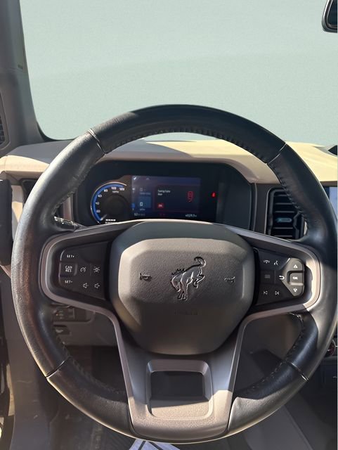 Used 2023 Ford Bronco Wildtrak image 15