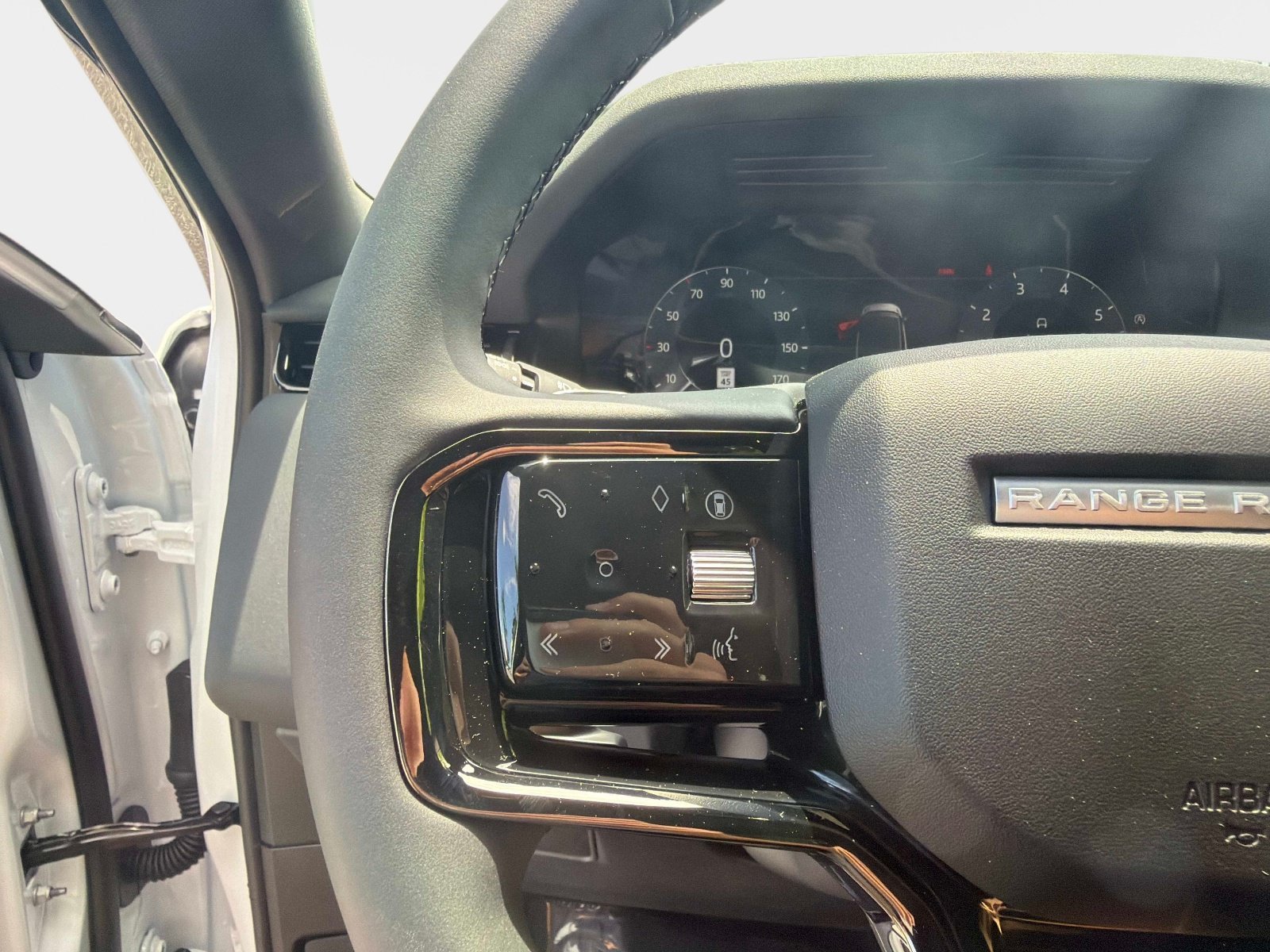 New 2026 Land Rover Range Rover Evoque S AWD/4WD image 27