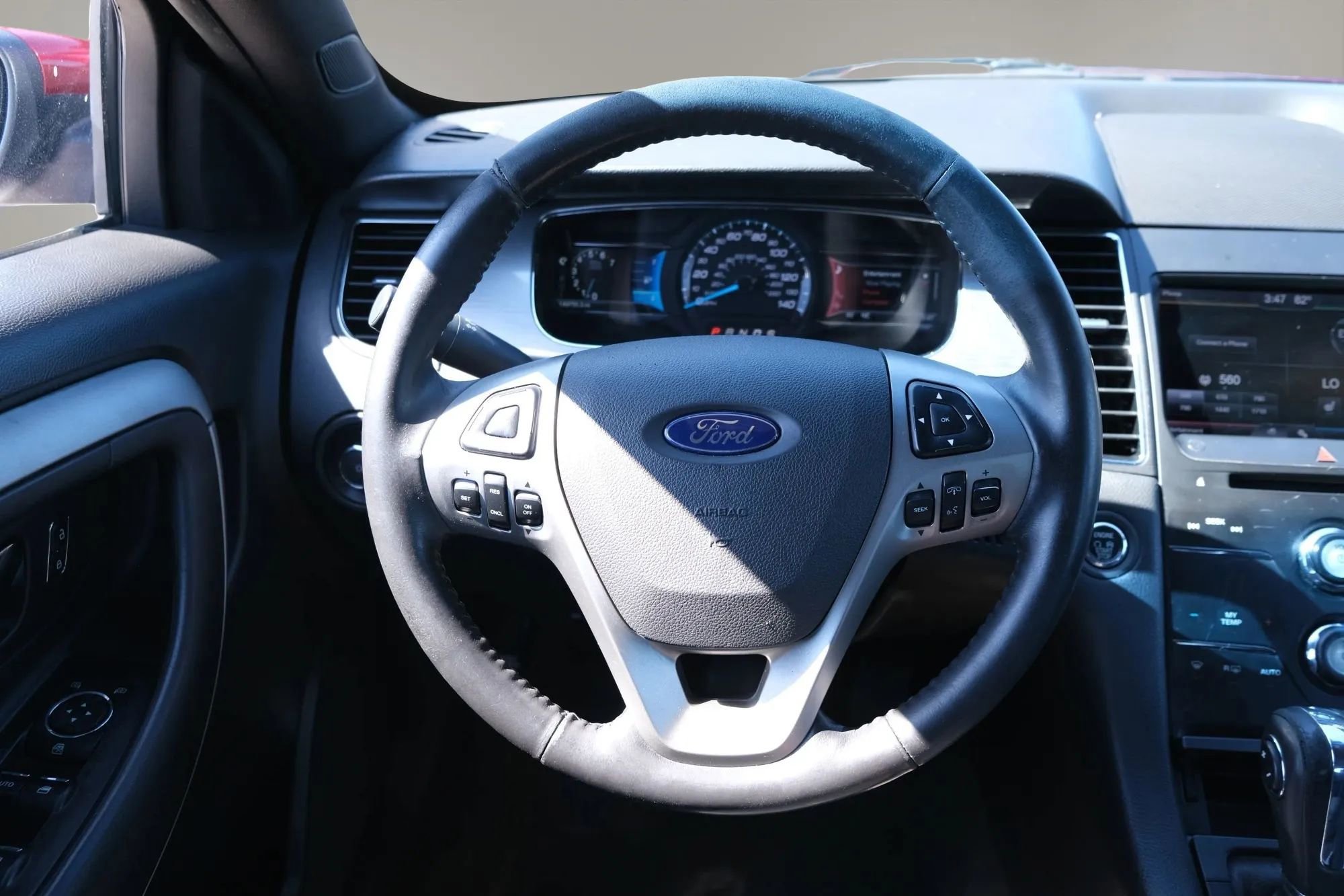 Used 2013 Ford Taurus SEL image 24
