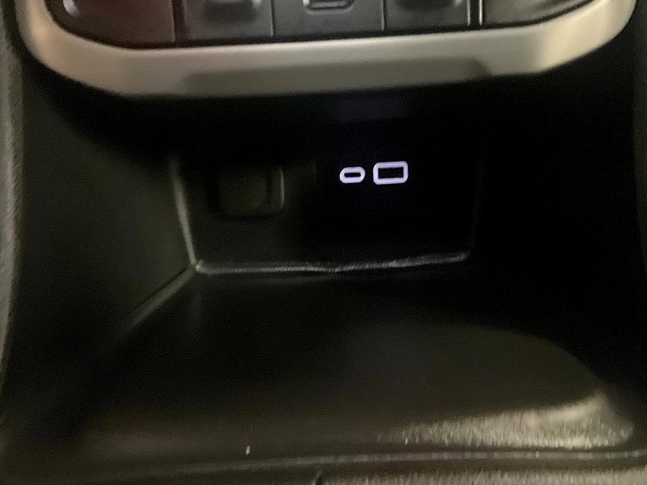 Used 2023 GMC Acadia SLE w/ Elevation Edition image 22