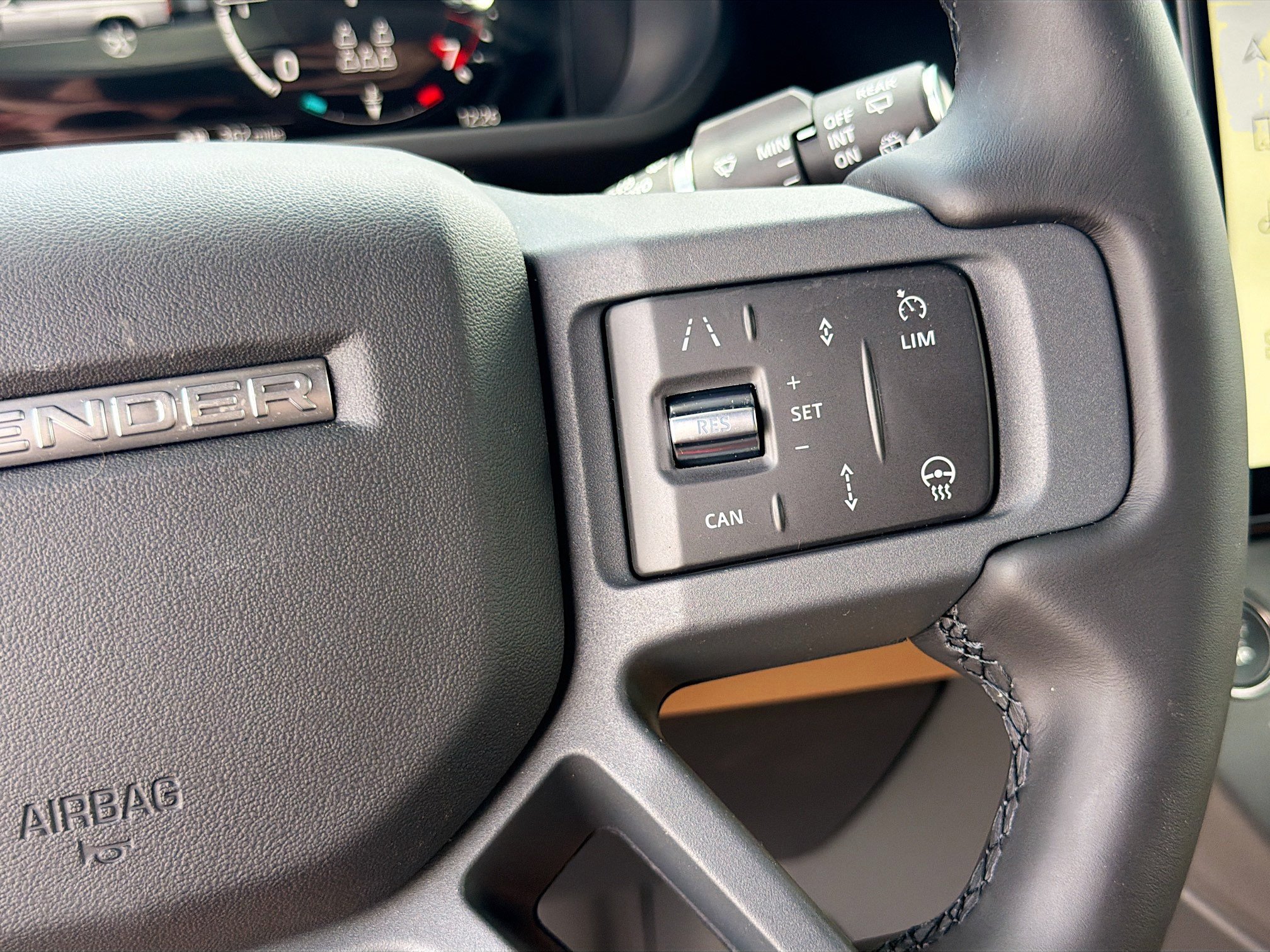 New 2026 Land Rover Defender 130 X-Dynamic SE AWD/4WD image 40