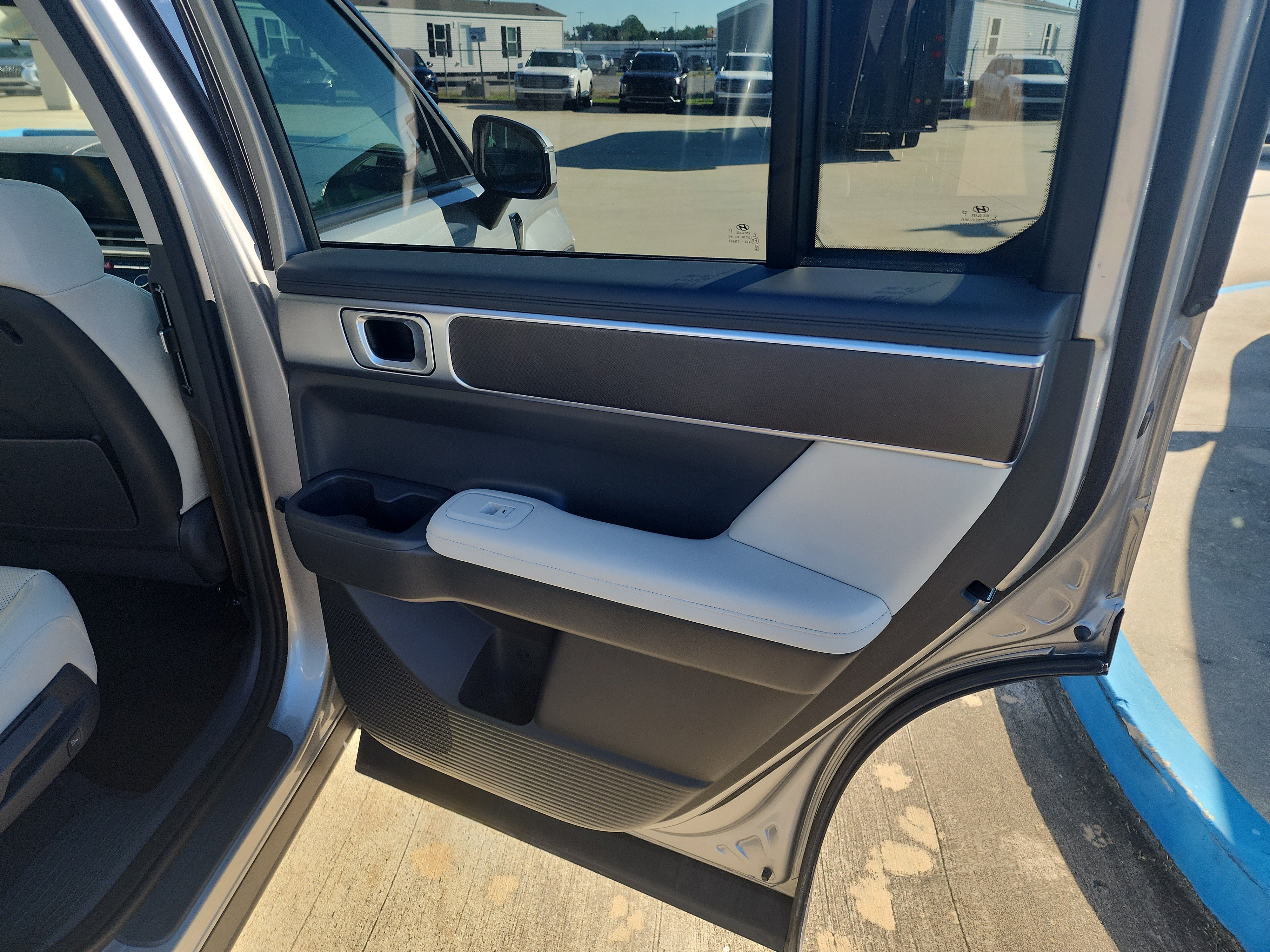 Used 2025 Hyundai Santa Fe SEL FWD image 14