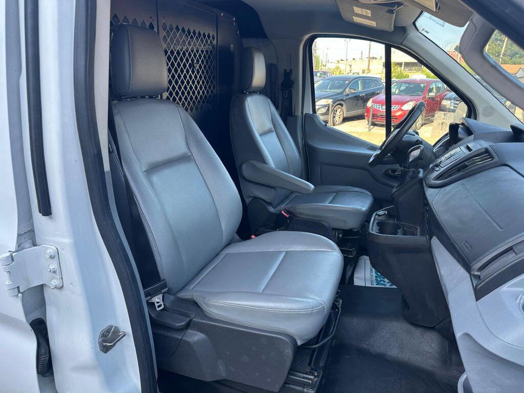 Used 2019 Ford Transit 250 250 3dr SWB Low Roof Cargo Van image 13