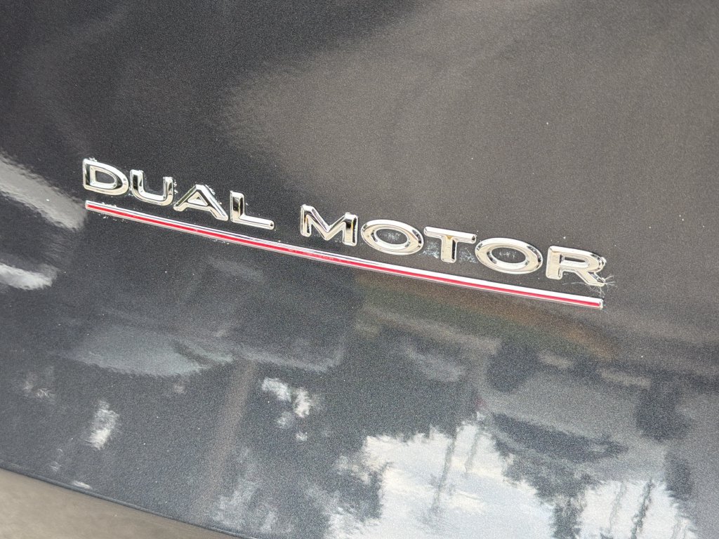 Used 2024 Tesla Model Y Performance AWD/4WD image 9