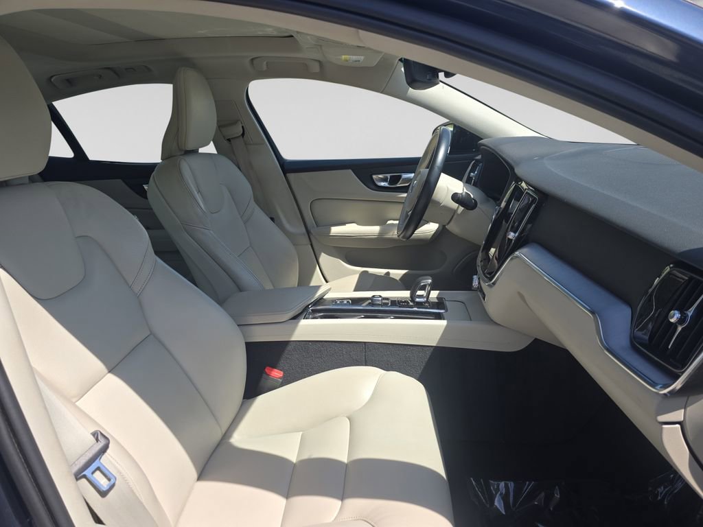 Used 2024 Volvo S60 B5 Core FWD image 16