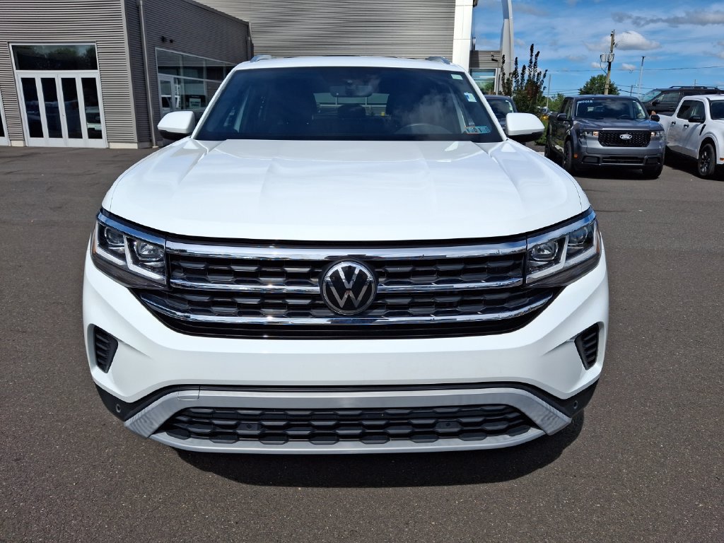 Used 2023 Volkswagen Atlas Cross Sport SE w/ Panoramic Sunroof Package AWD/4WD image 2