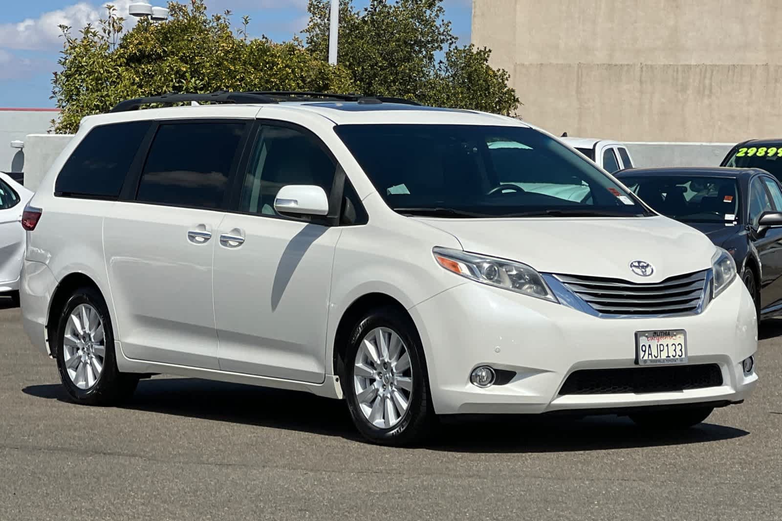 Certified 2017 Toyota Sienna Limited Premium FWD image 5