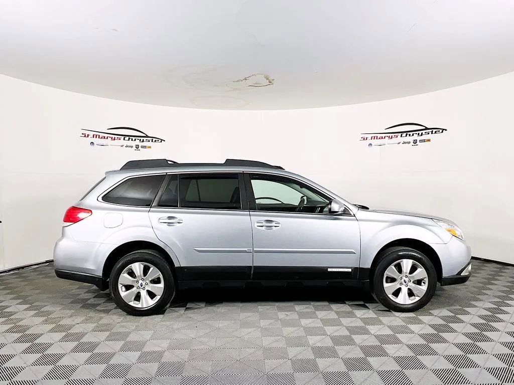 Used 2012 Subaru Outback 3.6R Limited image 9