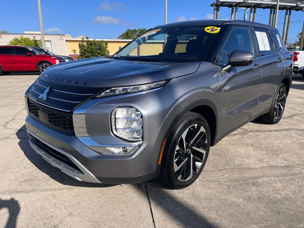 Used 2024 Mitsubishi Outlander SE image 7