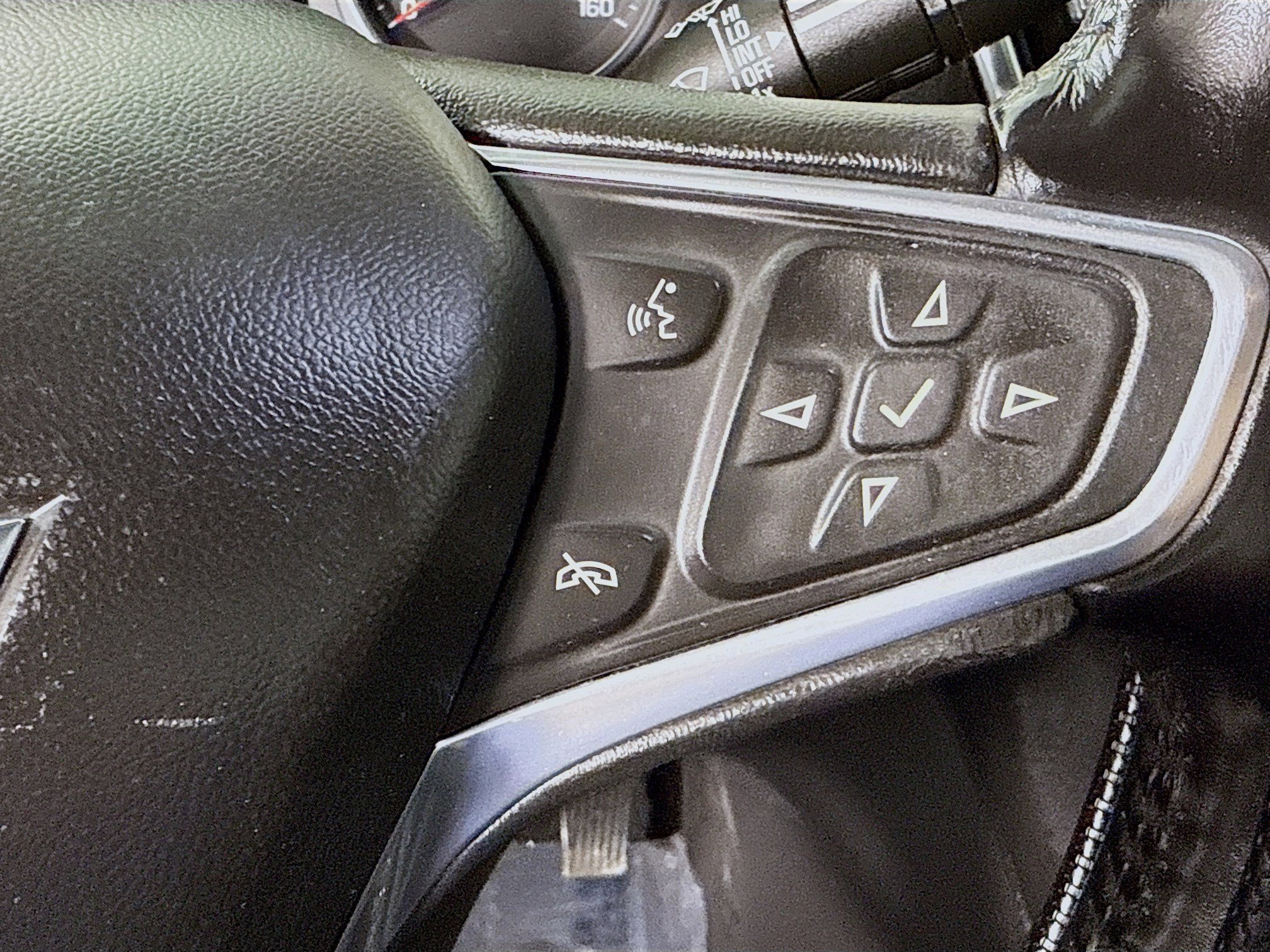 Used 2022 Chevrolet Equinox LT w/ Driver Convenience Package image 15