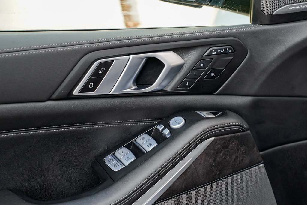 Used 2023 BMW X7 xDrive40i w/ M Sport Package image 10