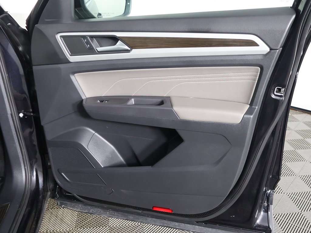 Used 2021 Volkswagen Atlas SE image 23