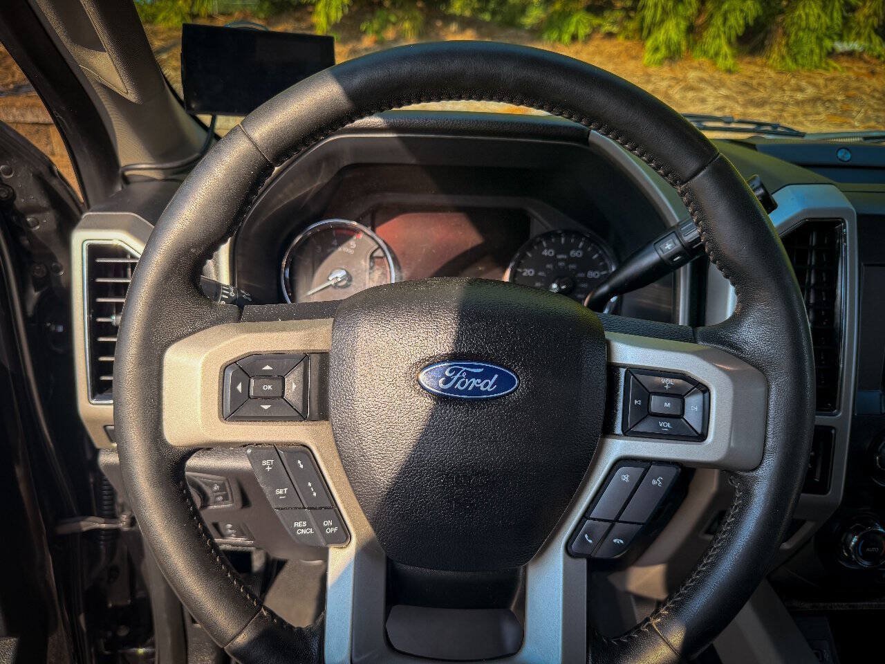 Used 2019 Ford F250 Lariat w/ Lariat Ultimate Package AWD/4WD image 25