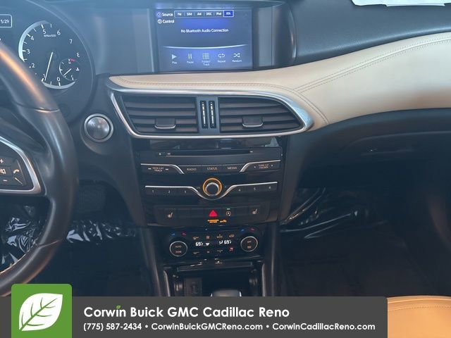 Used 2018 INFINITI QX30 Premium image 25