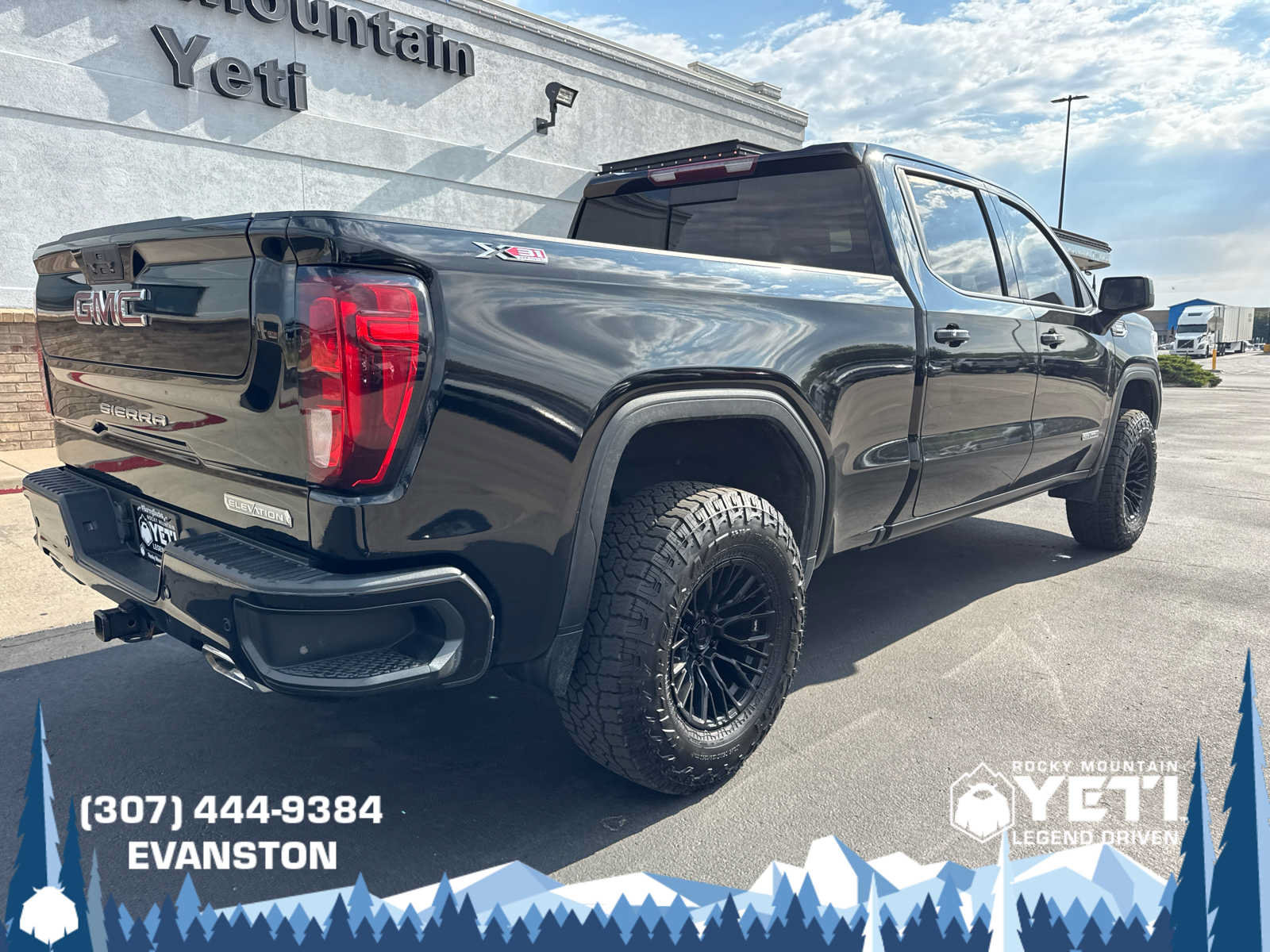 Used 2021 GMC Sierra 1500 Elevation w/ Preferred Package AWD/4WD image 3
