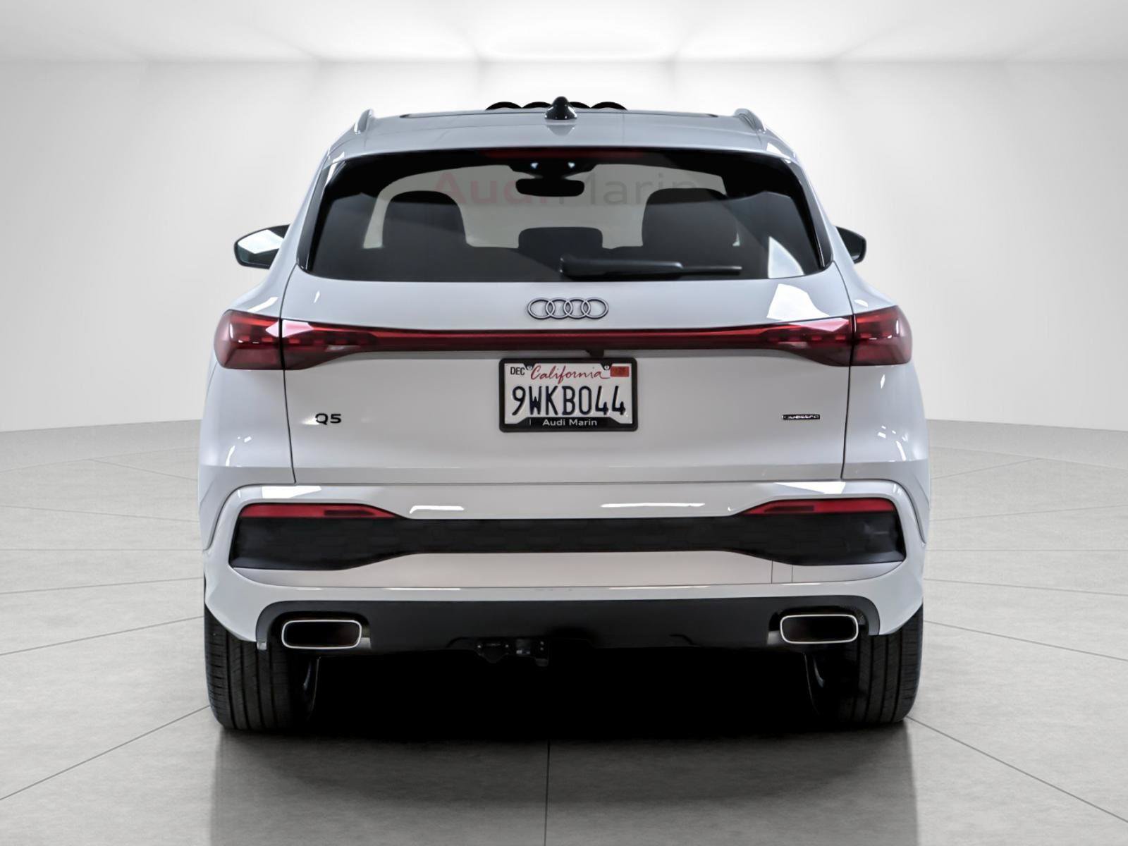 Used 2025 Audi Q5 Premium w/ Convenience Package AWD/4WD image 4