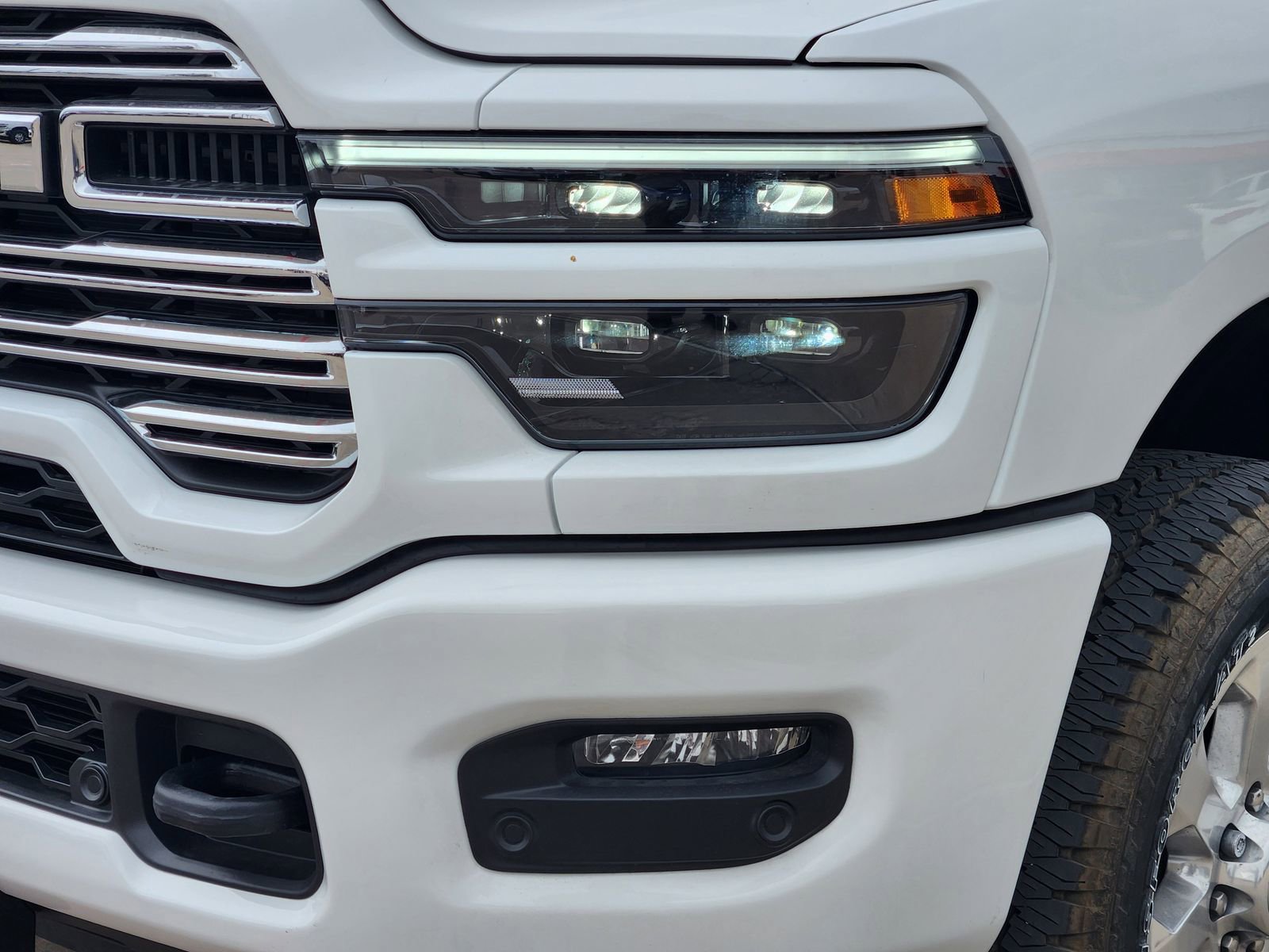 New 2026 RAM 2500 Laramie AWD/4WD image 9