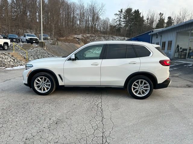 Used 2022 BMW X5 xDrive40i w/ Premium Package image 2
