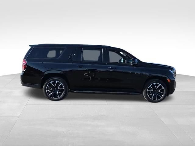 Certified 2022 Chevrolet Suburban RST w/ Sport Performance Package AWD/4WD image 10