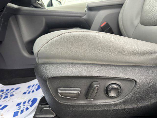 Certified 2023 Toyota Sienna Limited image 12