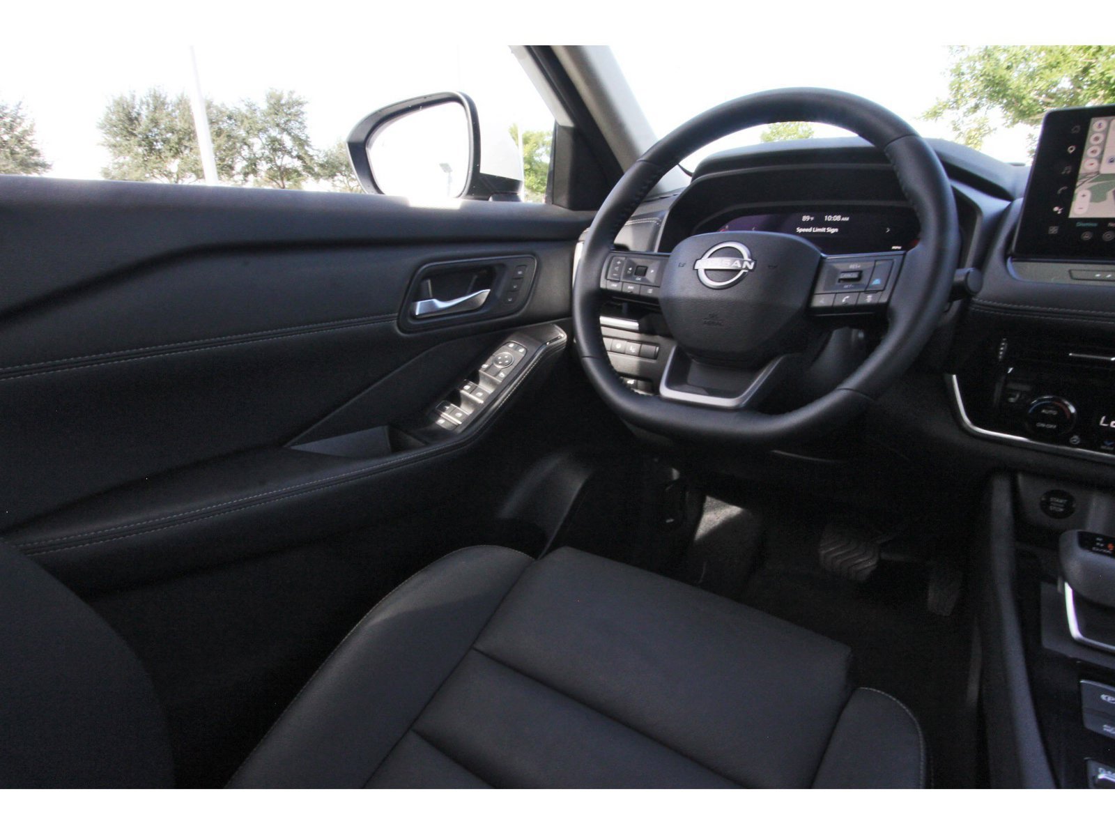 Certified 2025 Nissan Rogue SL w/ SL Premium Package FWD image 12