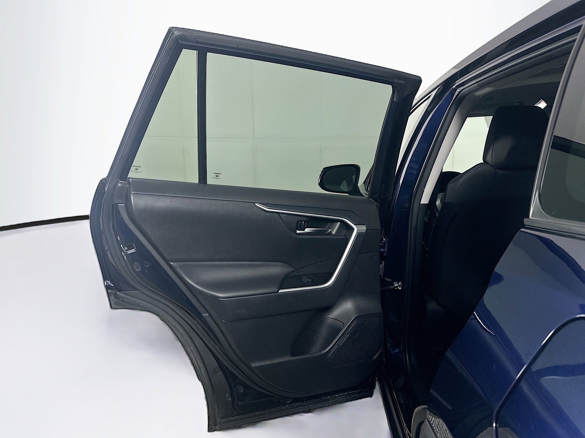 Used 2025 Toyota RAV4 XLE FWD image 26