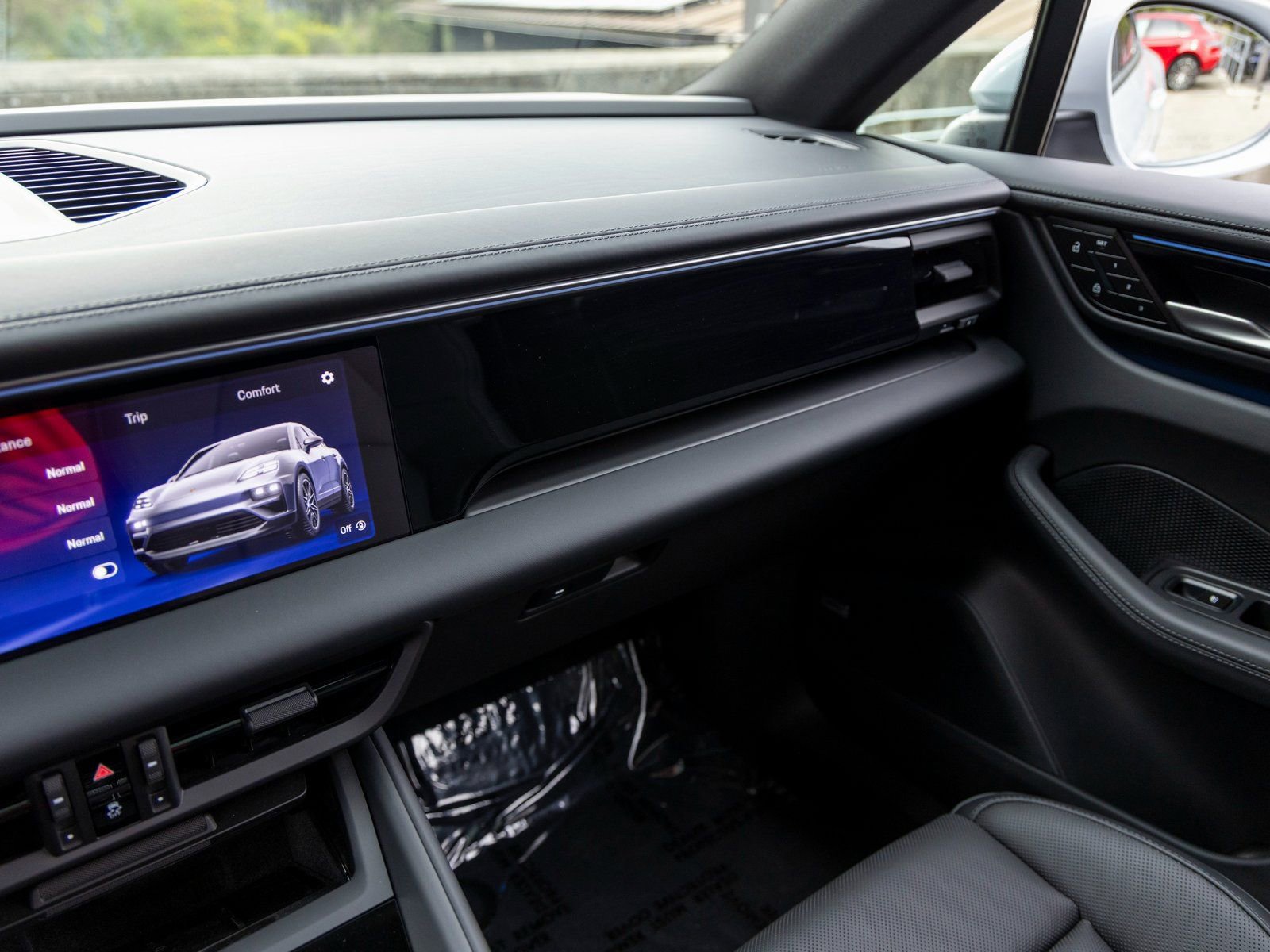 New 2025 Porsche Macan Electric image 36