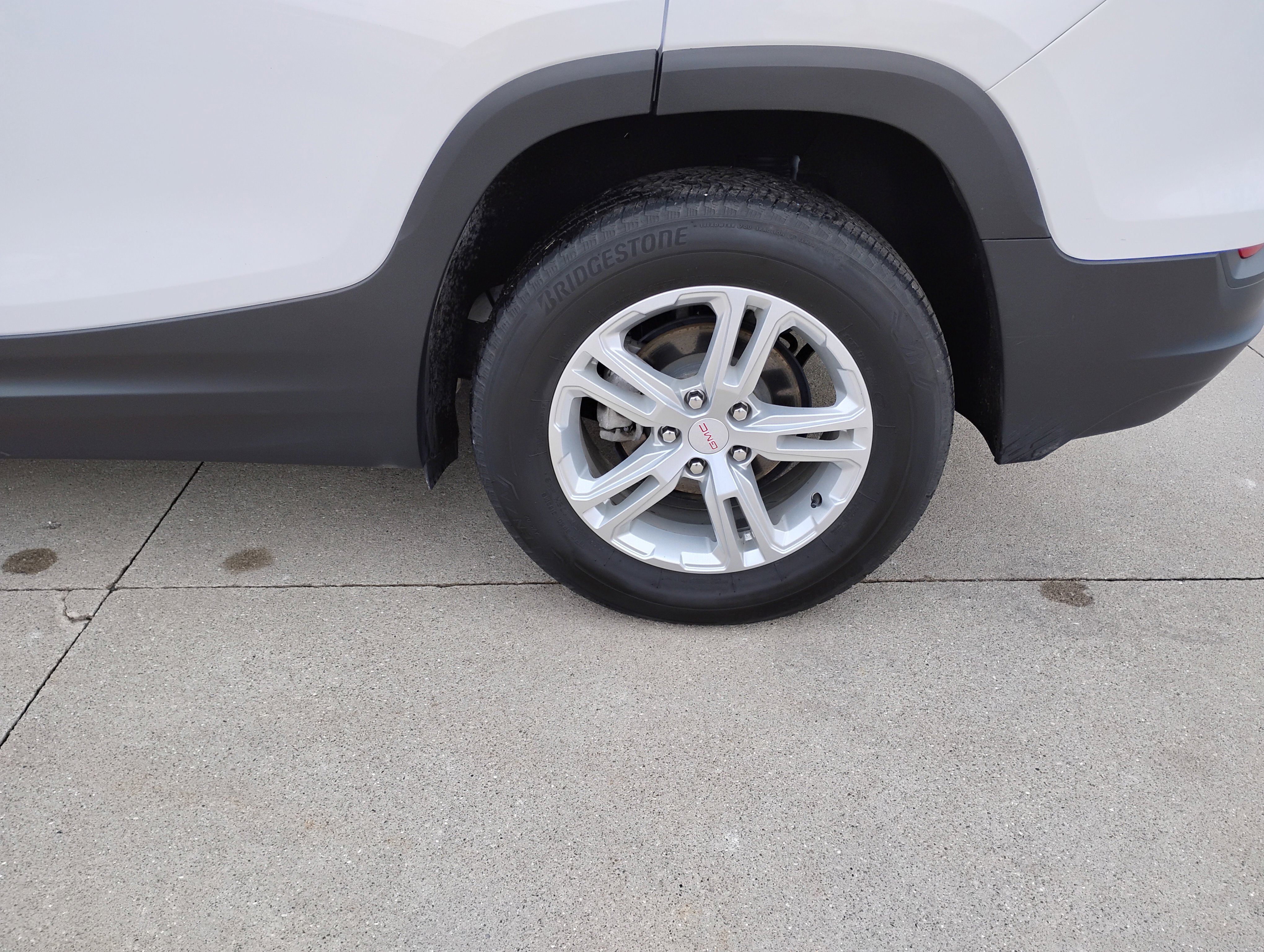 Used 2023 GMC Terrain SLE image 24