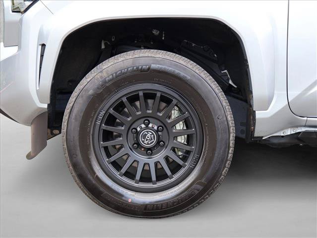 Used 2024 Toyota Tacoma Limited w/ Limited Package (LT) AWD/4WD image 29