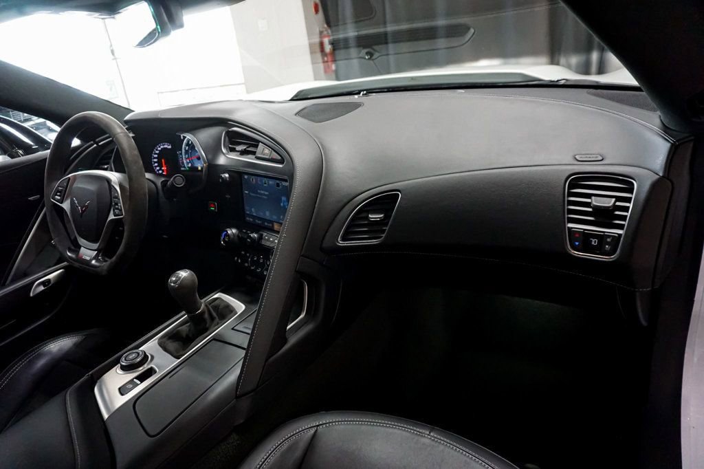 Used 2017 Chevrolet Corvette Z06 w/ Z07 Performance Package image 39