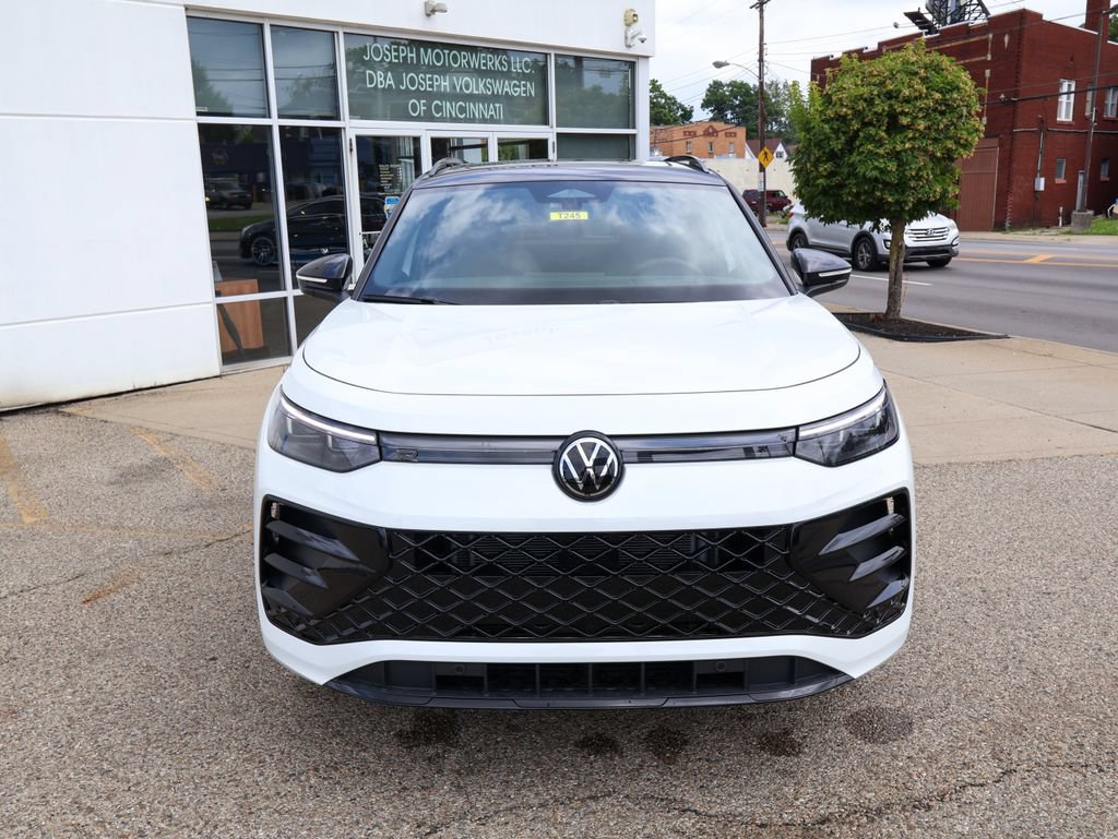 New 2026 Volkswagen Tiguan SE R-Line AWD/4WD image 8