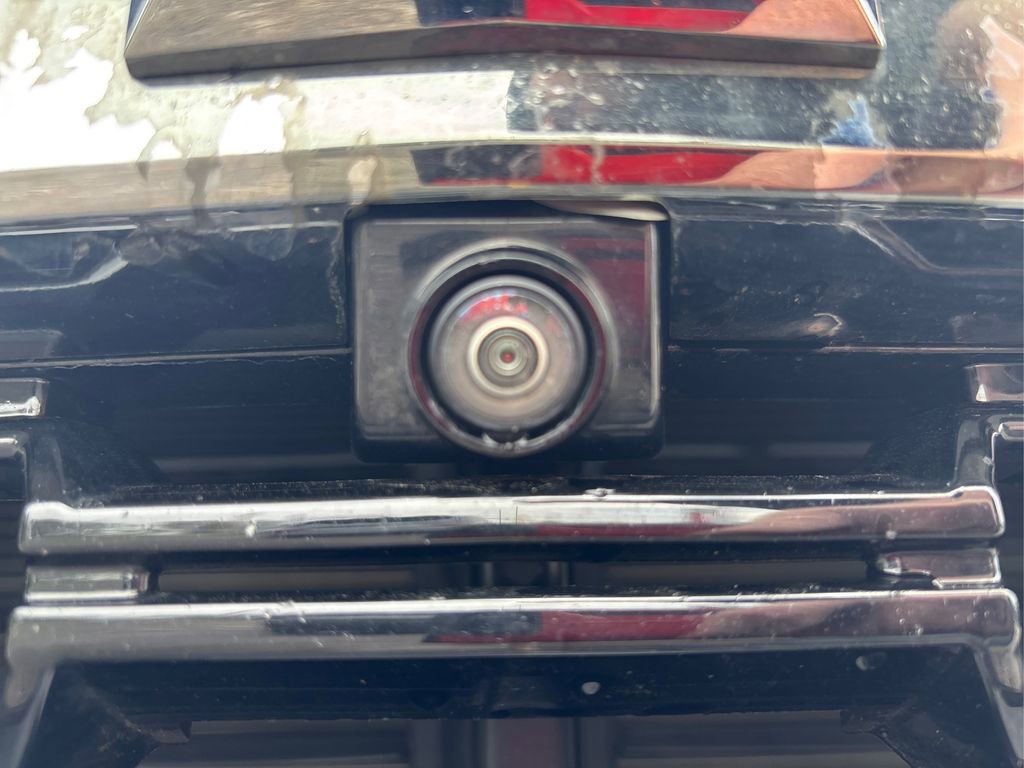 Used 2022 Chevrolet Tahoe Z71 w/ Off-Road Capability Package image 17