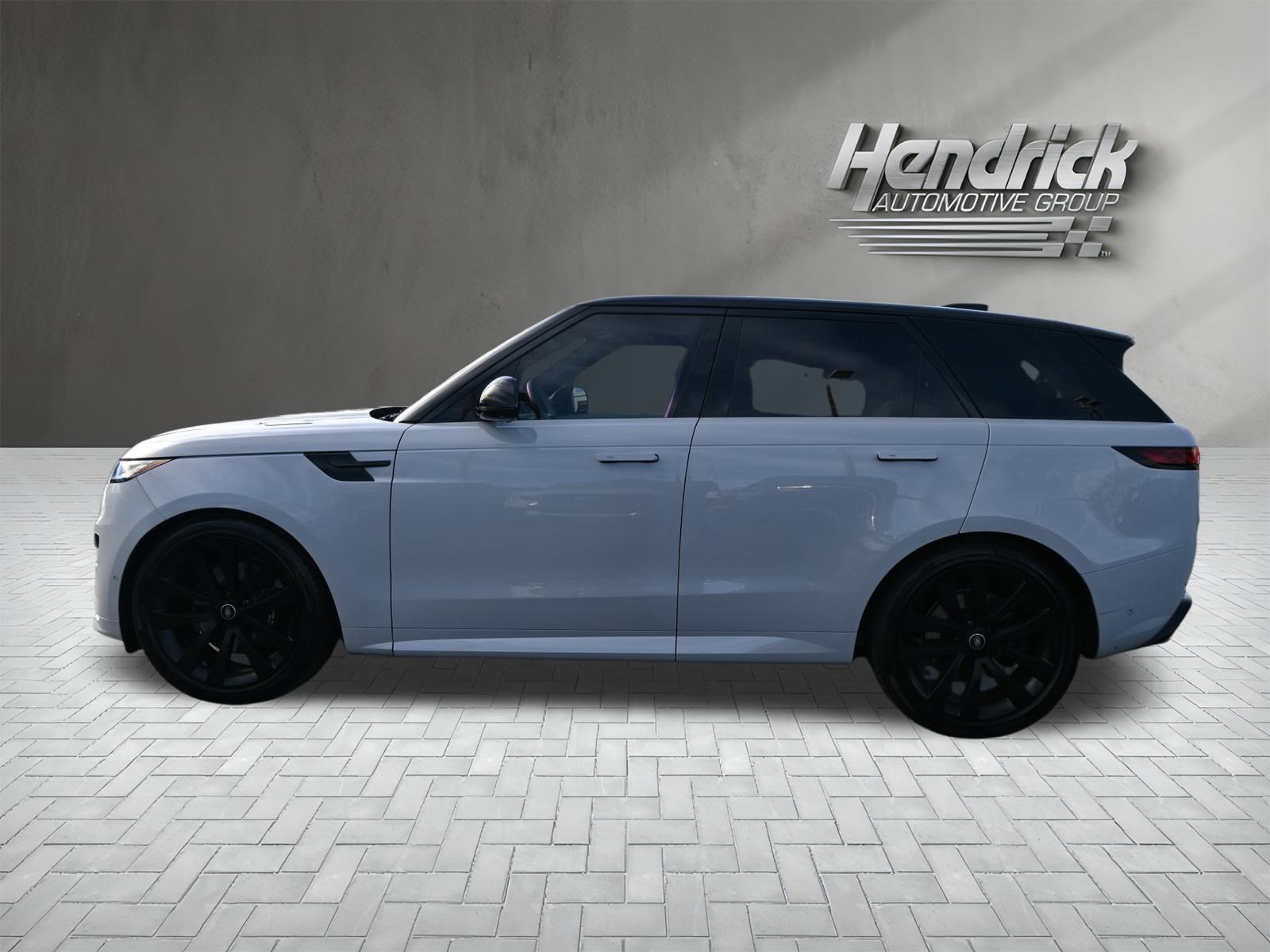 Used 2025 Land Rover Range Rover Sport Dynamic SE image 8