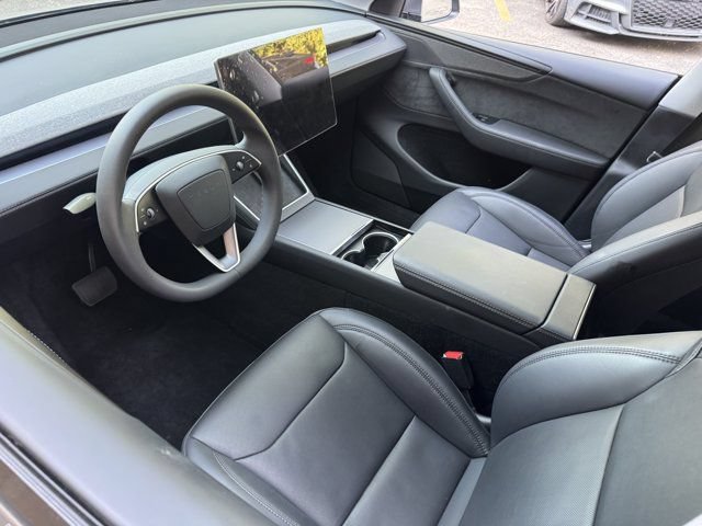 Used 2026 Tesla Model Y Long Range AWD/4WD image 29